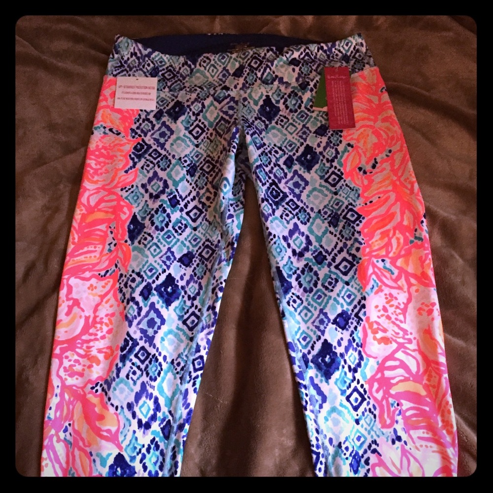 XSOLDX   NWT XL Lilly Cropped Leggings